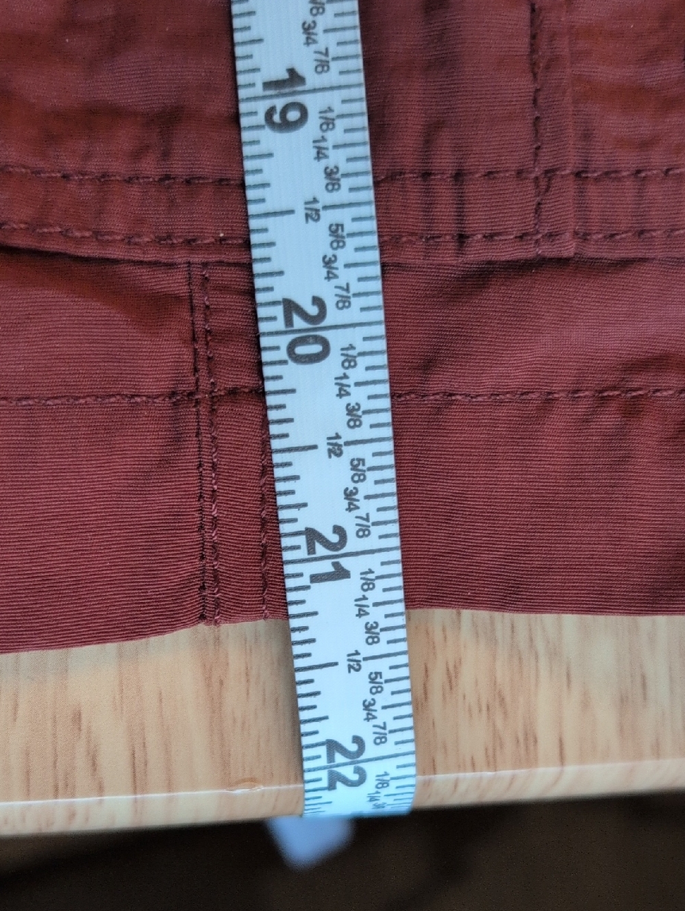 Eddie Bauer Men's Shorts in Burgundy - Picture 7 of 9